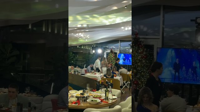 Paper Drop Stripe® ceiling 