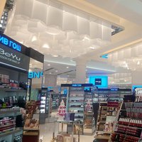 Interior ceiling design in a Rivegauche store 