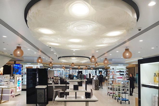 Unusual ceiling design in Lotte Plaza 
