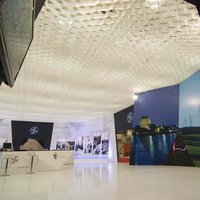 Honeycomb® for high ceilings in a shopping center 