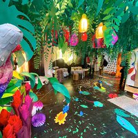 Paper decorations for a photo booth or exhibition stand 